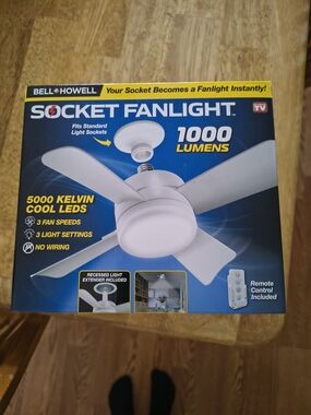 White Socket Fanlight with Remote - 1000 Lumens